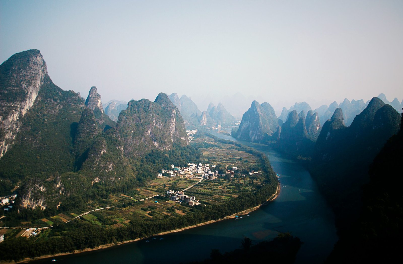 daniel hohe bxhhjxflw58 unsplash